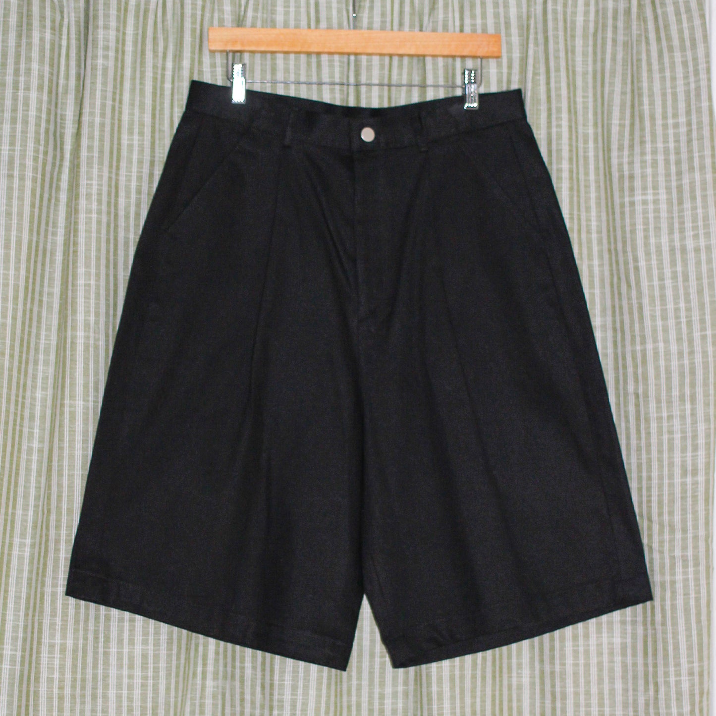 Pleated Bermuda Cotton Shorts