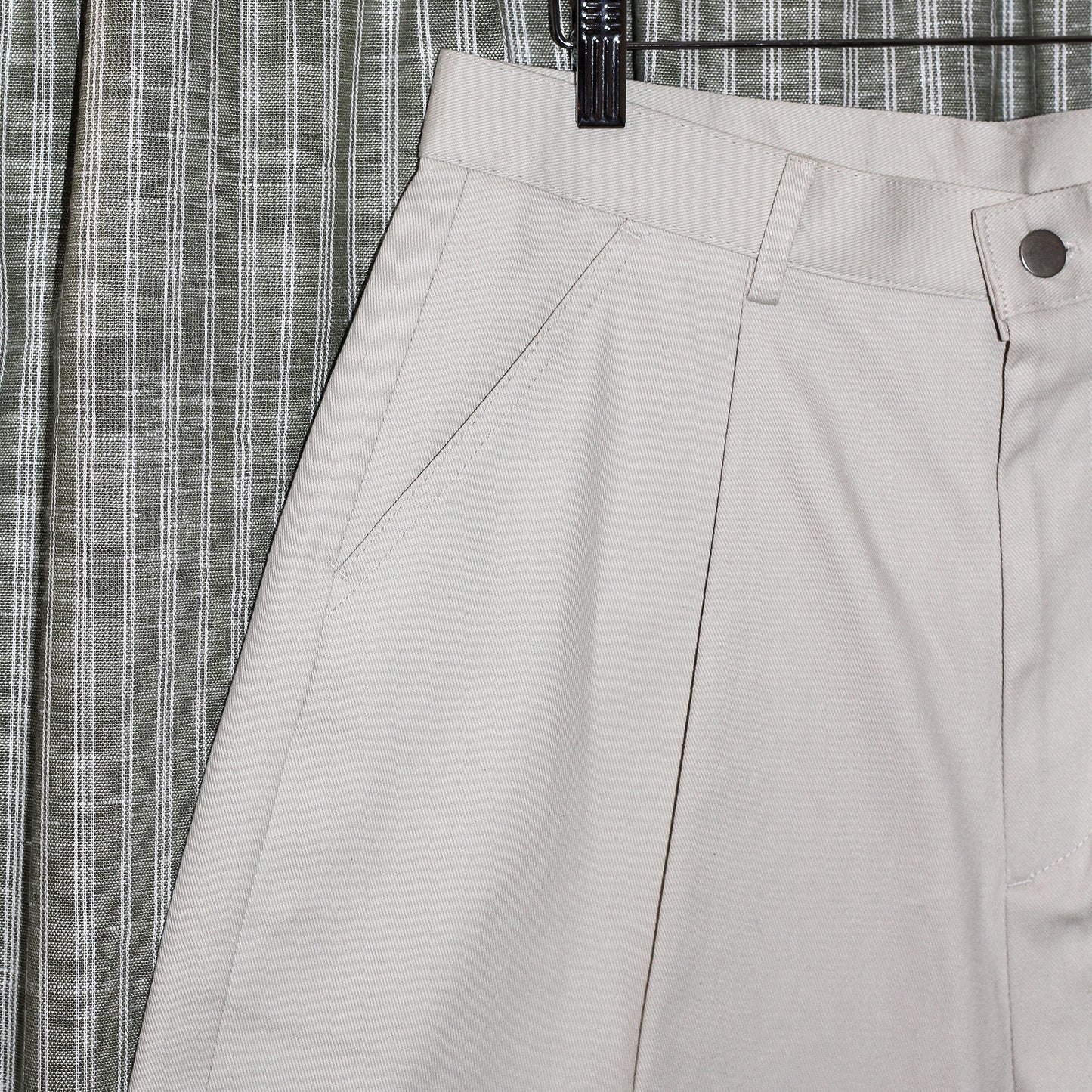Pleated Bermuda Cotton Shorts