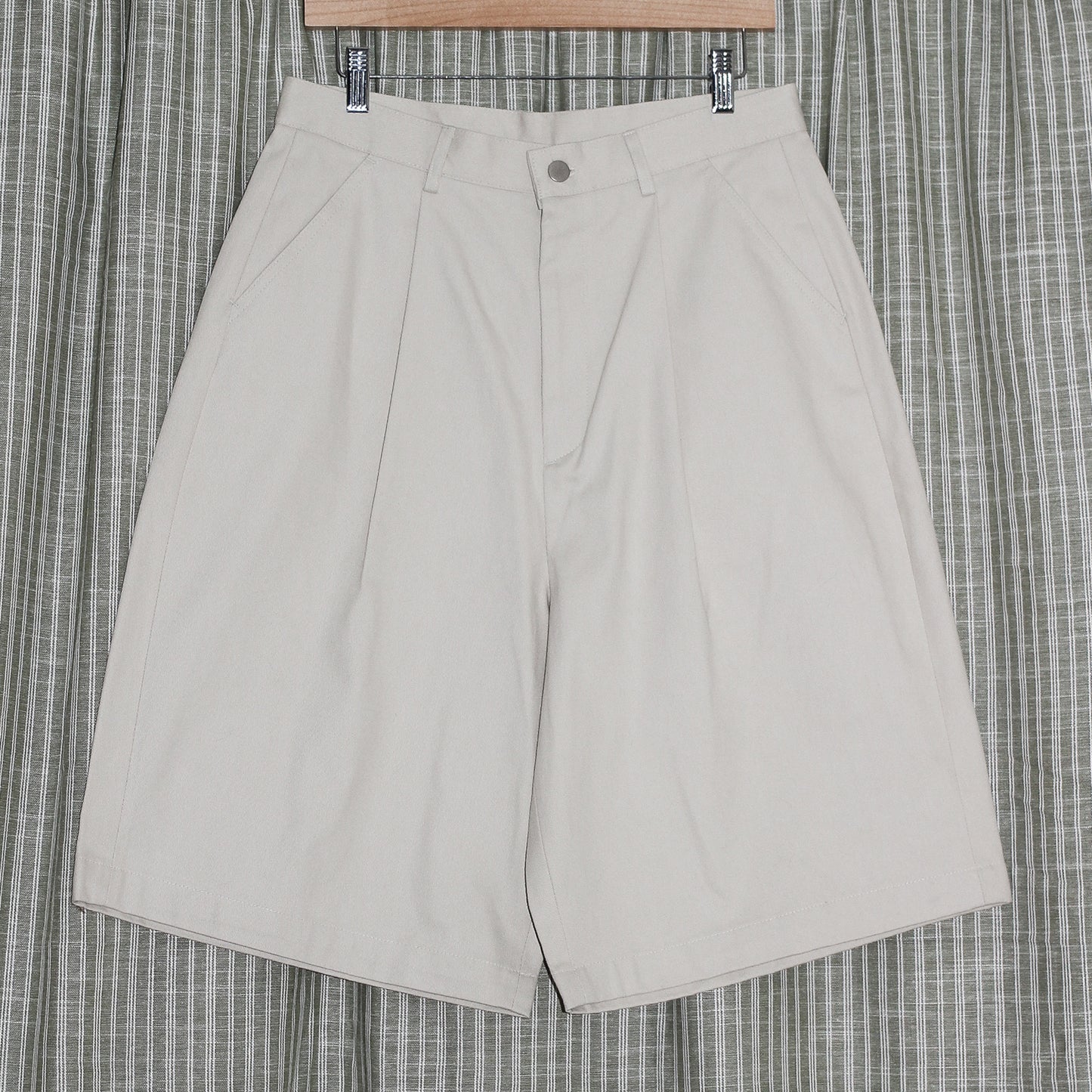 Pleated Bermuda Cotton Shorts