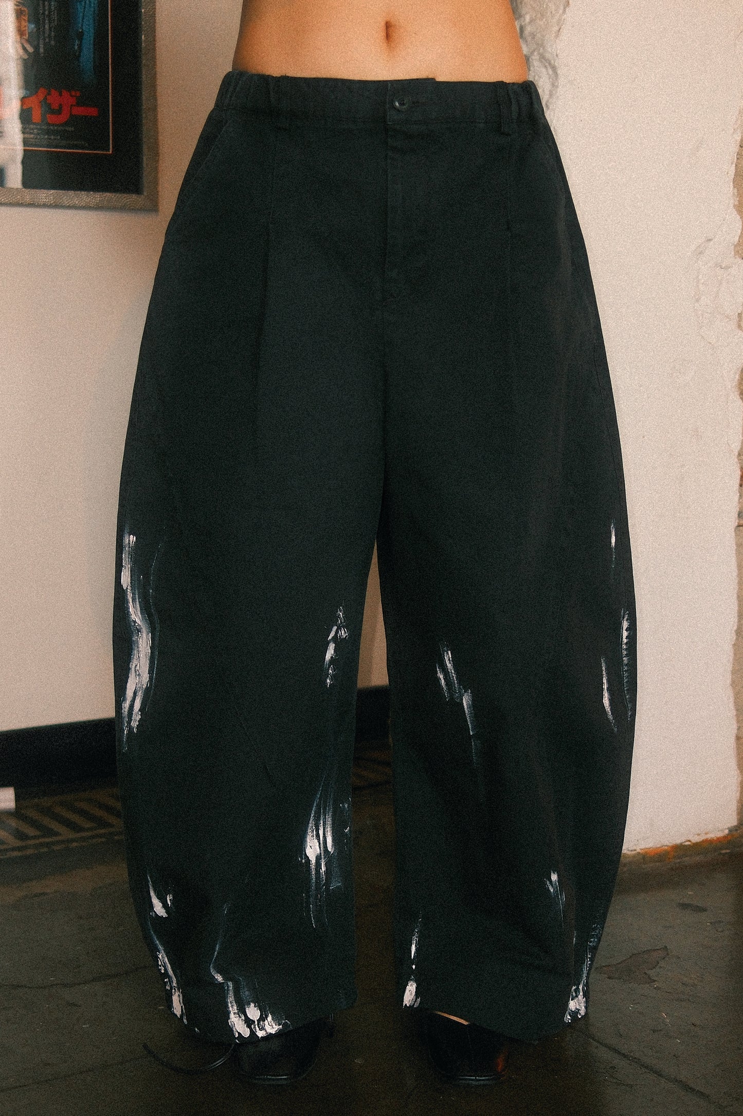 Paint Barrel Pants (Faded Black)