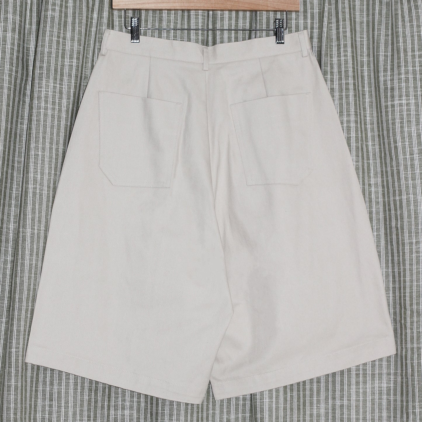 Pleated Bermuda Cotton Shorts